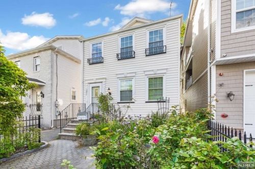 102 Broughton Ave, Bloomfield NJ  07003-3989 exterior