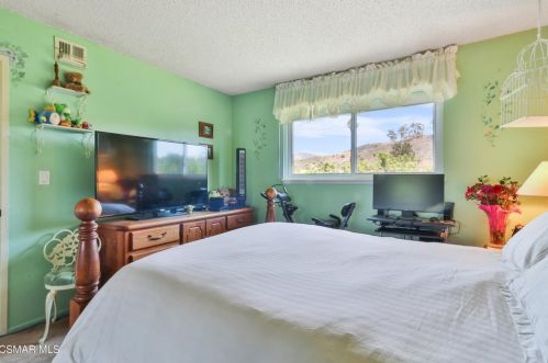 3042 Fitzgerald Rd, Simi Valley CA  93065-5235 exterior