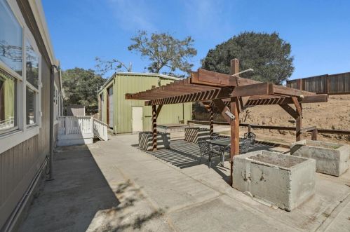 17510 Quail Hill Ln, Aromas CA  95004-9115 exterior