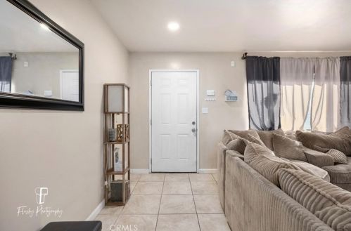 3809 Evelyn Dr, Bakersfield, CA 93304-6709
