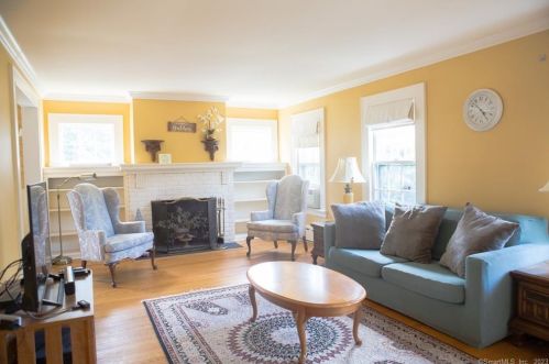 819 Cleveland Ave, Bridgeport CT 06606-5289 exterior