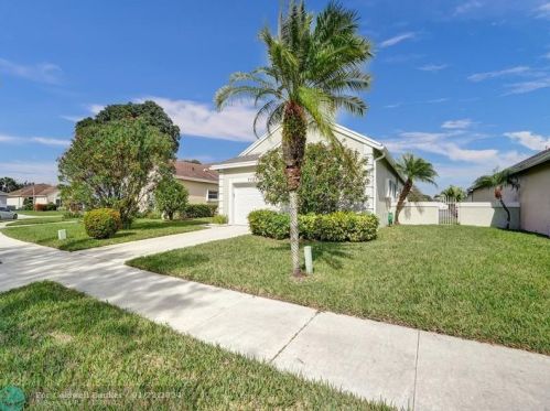 7725 Mansfield Hollow Rd, Delray Beach FL  33446-3375 exterior
