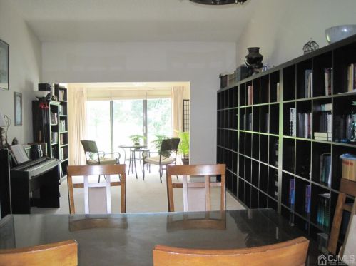 75 Whitehead Ln, East Brunswick NJ  08816-5633 exterior