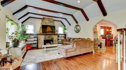 12 Hickory St, Cranford NJ  07016-3045 exterior