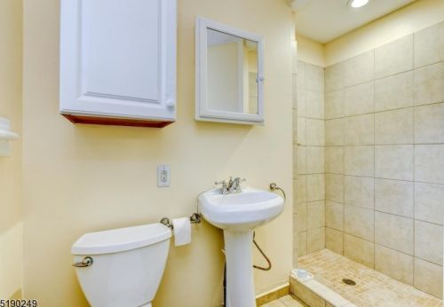 4 Jefferson St, Fredon NJ  07860-2028 exterior