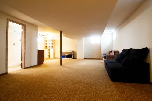 2470 77 St, Milwaukee WI 53219-2458 exterior