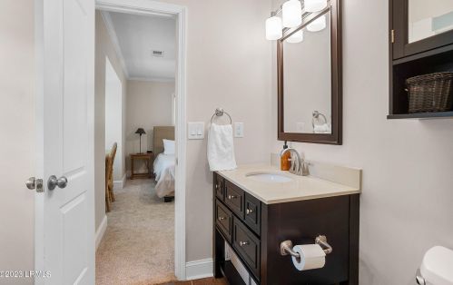 989 Dowlingwood Dr, Beaufort SC  29902-6323 exterior