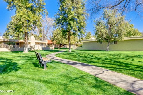 8177 Del Caverna Dr, Scottsdale AZ 85258-2361 exterior