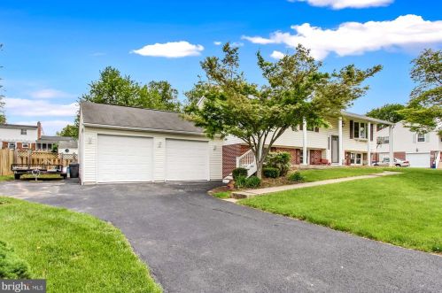 19 Brandywine Dr, Shrewsbury, PA 17361-1803