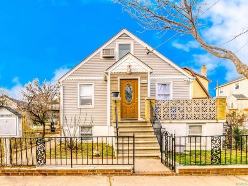 3085 Bevy Pl, Bronx, NY 10465-4103