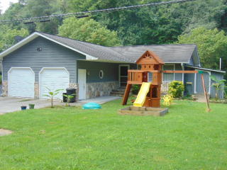 520 Spring St, Clinton, TN 37716-2514