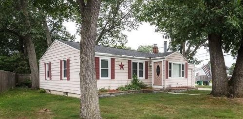 171 Edman St, Warwick, RI 02886-1926