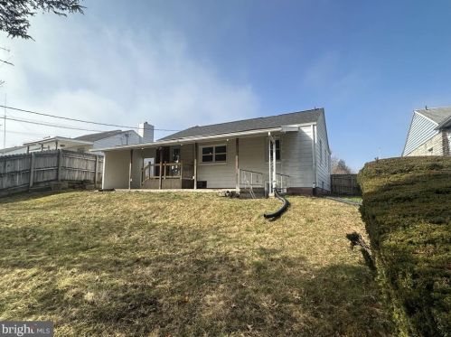 7 Hollywood Dr, Harrisburg PA  17109-5563 exterior