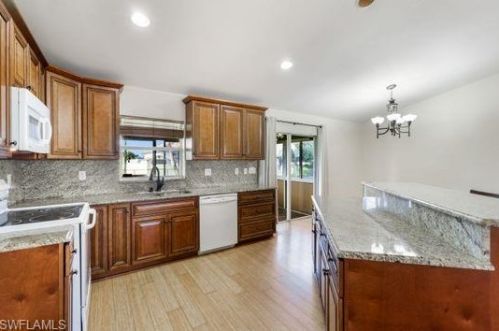 2738 4 Ter, Cape Coral FL  33991-1189 exterior