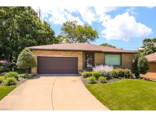 9501 Idlewood Dr, Cleveland, OH 44144-3120