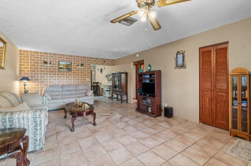 3931 Chapel St, West Palm Beach, FL 33403-1001