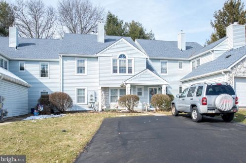 344 Independence Dr, Southampton, PA 18966-2729
