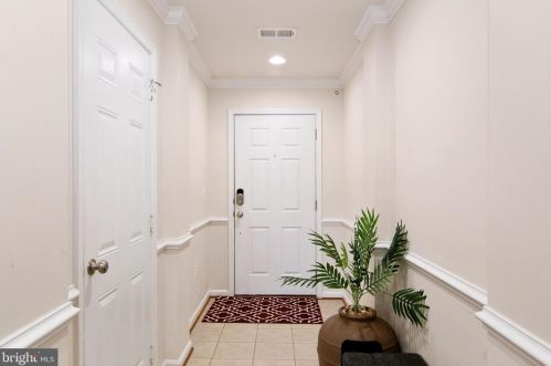 15739 John Diskin Cir, Woodbridge VA  22191-6551 exterior