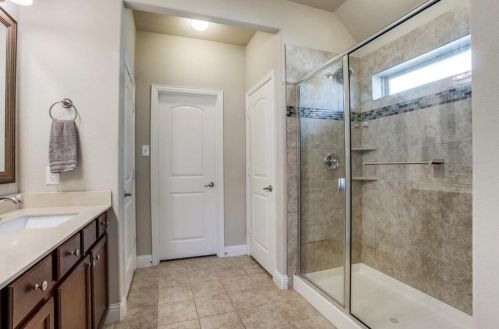 2913 Castle Creek Dr, Oak Point TX  75068 exterior