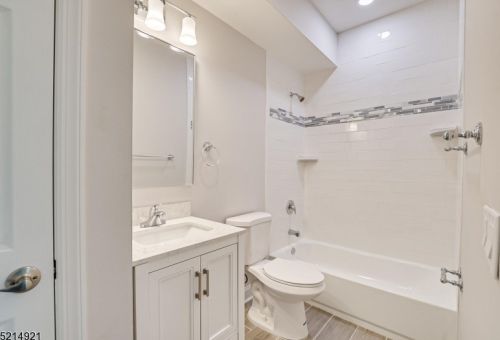 421 River Rd, Rahway NJ  07065-4203 exterior