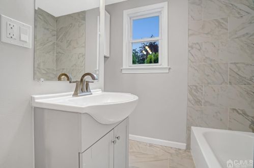 344 Penfield Pl, Green Brook NJ  08812-1629 exterior