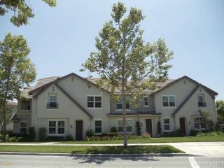 24127 Meadowbrook Ln, Santa Clarita, CA 91354-1881