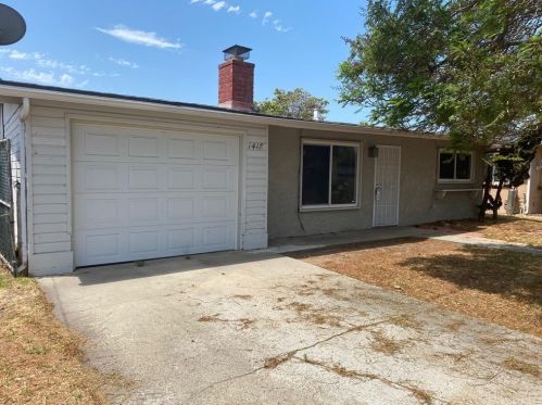 1418 Manhattan Ave, Pismo Beach, CA 93433-2513