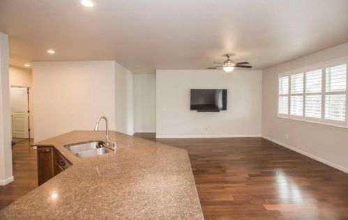 9950 Kennet Way, Elk Grove CA  95757-5118 exterior