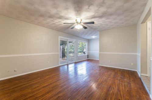 3621 Pleasant Run Rd, Irving TX  75062-3207 exterior