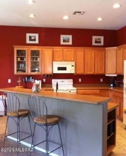 7426 Silky Willow Dr, Tucson, AZ 85747-9587