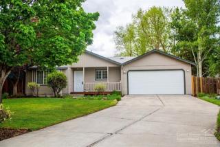 1707 Meerkat Ave, Bend, OR 97701-6481