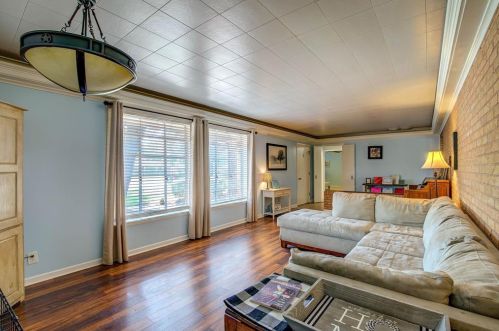 5404 Stonewall St, Greenville, TX 75402-6430