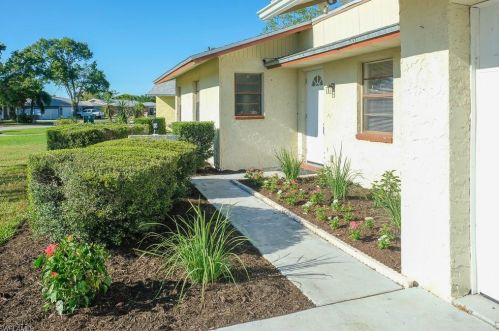 4265 Molokai Dr, Naples, FL 34112-3717