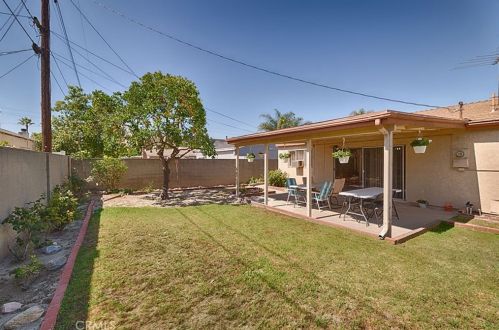 10422 Ponder St, Cypress CA  90630-4462 exterior