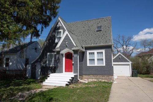 825 Allen St, Waterloo IA  50701-2610 exterior
