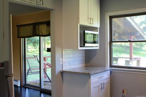 2 Sunrise Rdg, Florida NY  10921-3112 exterior