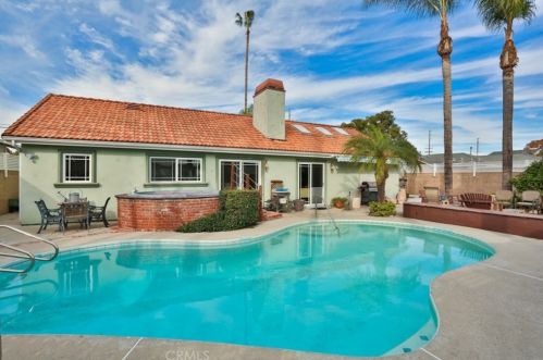 9902 Walnut St, Bellflower, CA 90706-5912