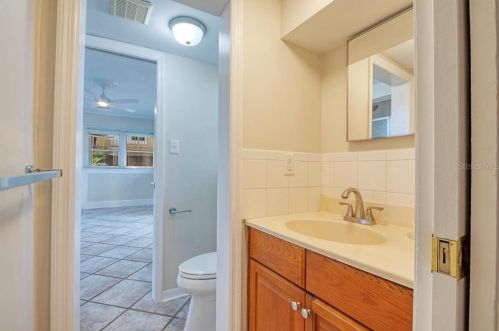 920 16 Ave, Saint Petersburg FL  33707-4113 exterior