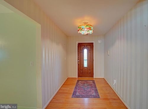 102 Falmouth Way, Dover DE  19904-5390 exterior