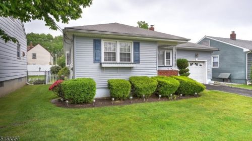 513 Chester Ave, Roselle Park, NJ 07204-1562