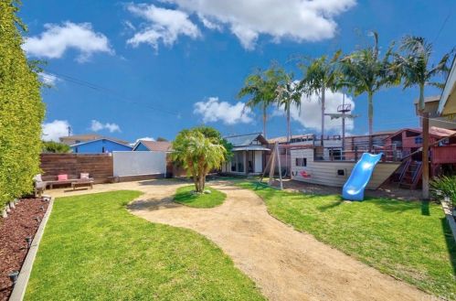 1740 Hickory Ave, Torrance CA 90503-7219 exterior