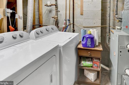 627 Fulton St, Hanover PA 17331-2723 exterior