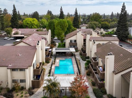 3701 Colonial Dr, Modesto CA  95356-1267 exterior