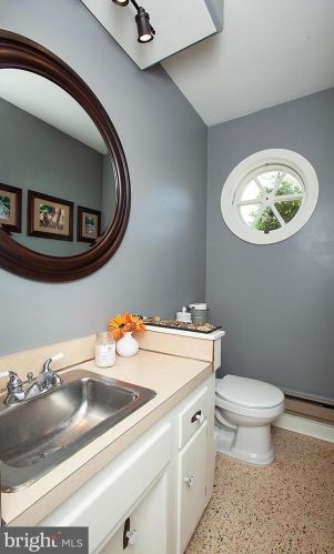 252 Redwood St, Hummelstown PA  17036-2619 exterior