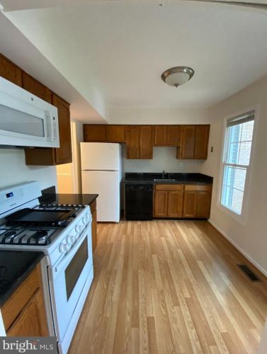 5937 Kara Pl, Springfield VA  22015-3359 exterior