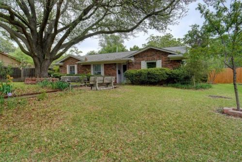 1911 Deep Valley Pl, Richardson, TX 75080-3110