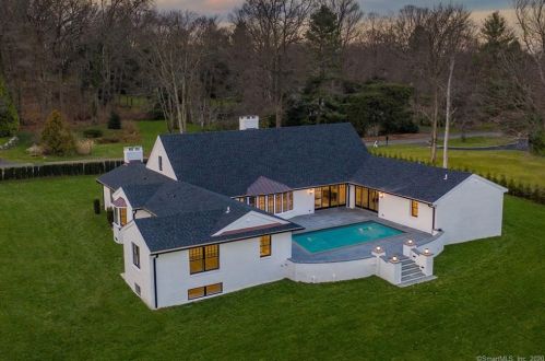 61 Bayberrie Dr, Stamford, CT 06902-1903