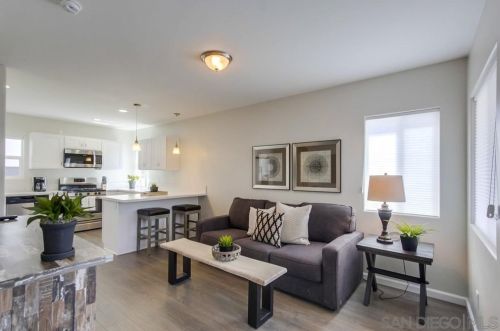 1261 Goshen St, San Diego CA 92110-1403 exterior