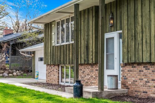 2400 Anthony St, South Saint Paul, MN 55075-5818
