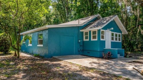 647 Delaware Ave, Deland, FL 32720-3306
